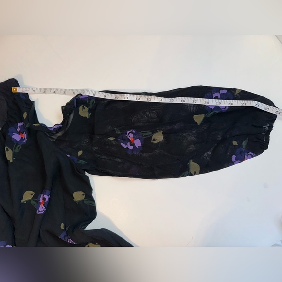 Sanctuary Women’s L Black Floral Cold Shoulder Blouse Long Sleeve Keyhole Boho - Picture 8 of 8